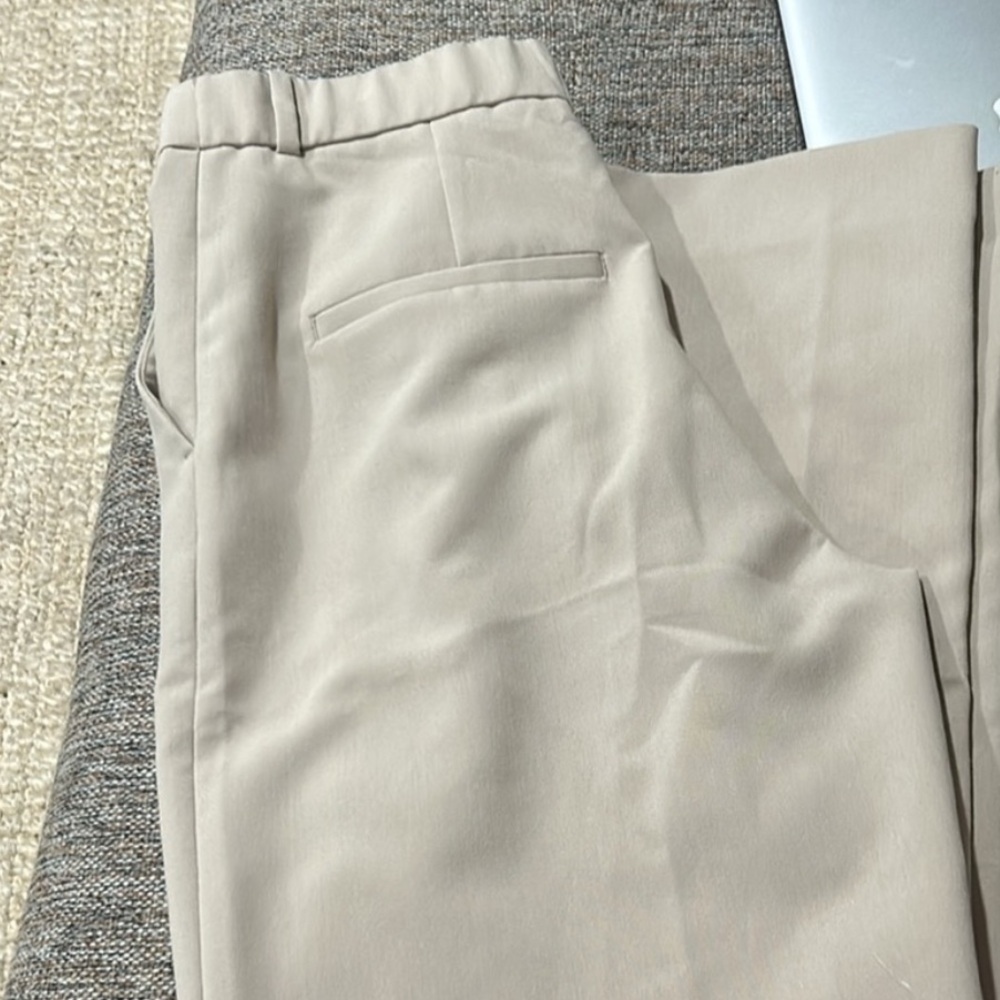 Abercrombie & Fitch Wide Leg Pants in Light Beige - Picture 5 of 6